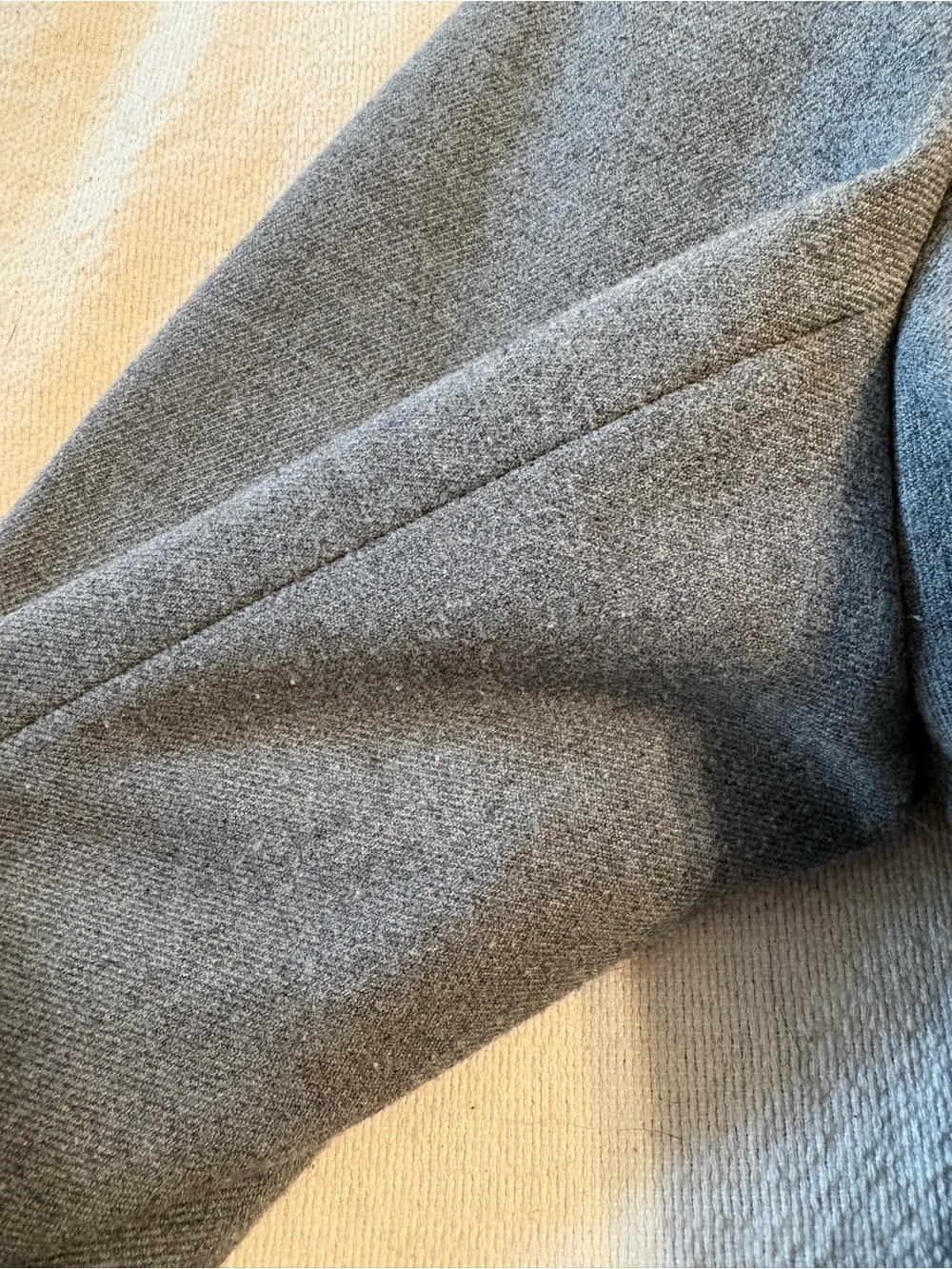 Banana Republic Boyfriend Blazer Grey with Gold Buttons size 2 - Picture 9 of 10